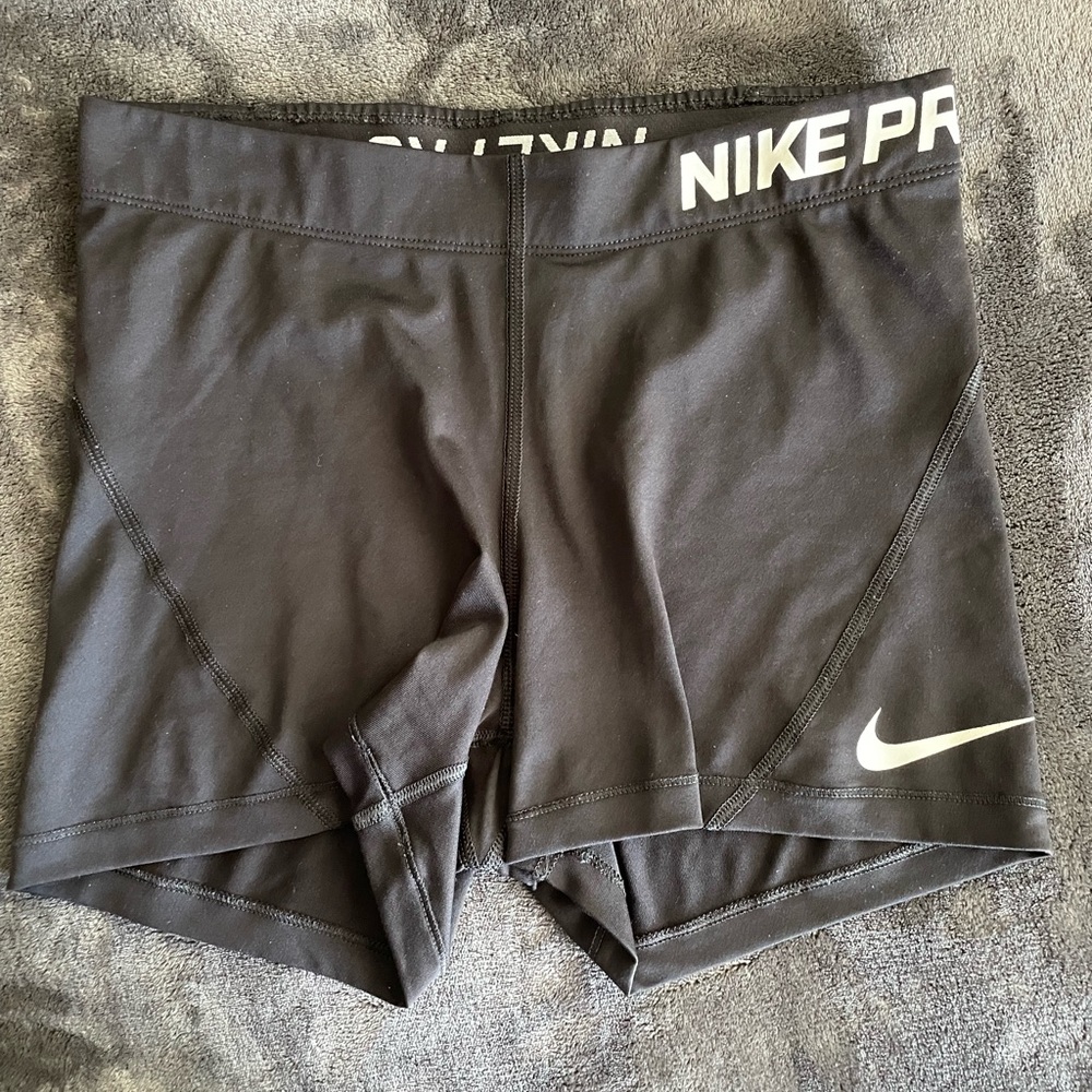 Women’s Nike Pro Shorts 3” inseam